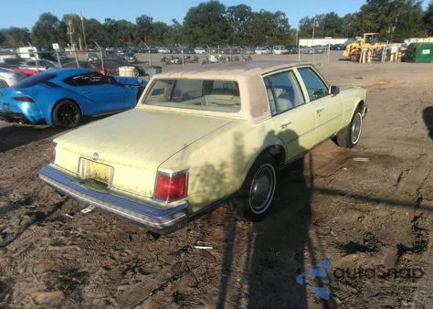 1976 Cadillac Seville z USA, uszkodzony, nr VIN 6S69R6Q462676